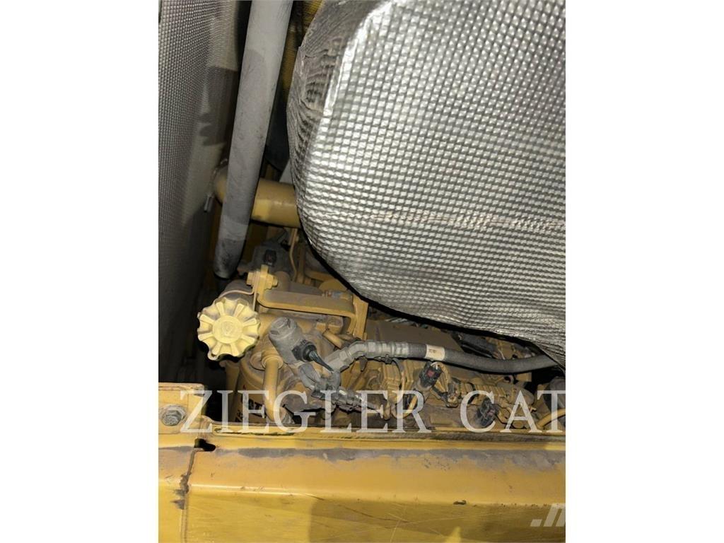 CAT D6T4FLGPA Buldožerji goseničarji