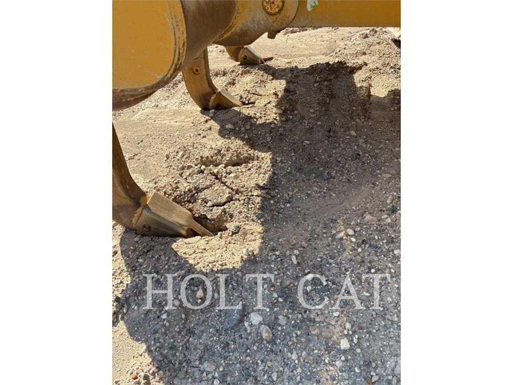 CAT D6XELGPVP3 Kolesni nakladalci