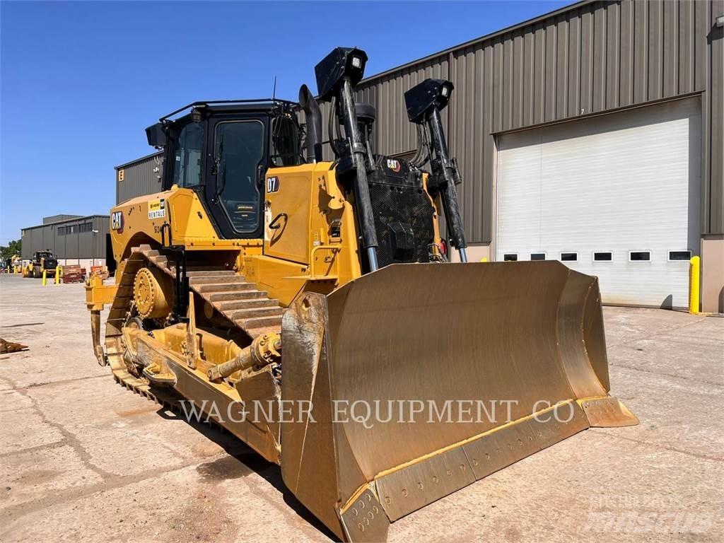 CAT D7 Buldožerji goseničarji