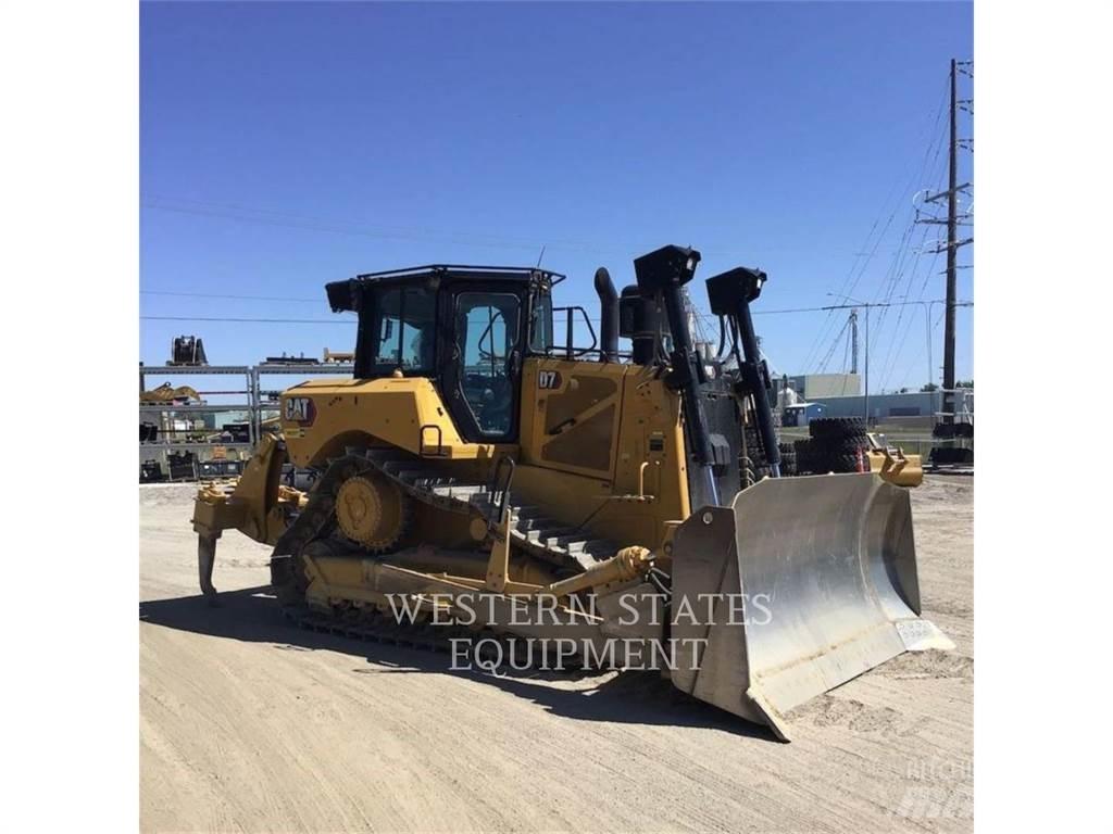 CAT D7 Buldožerji goseničarji