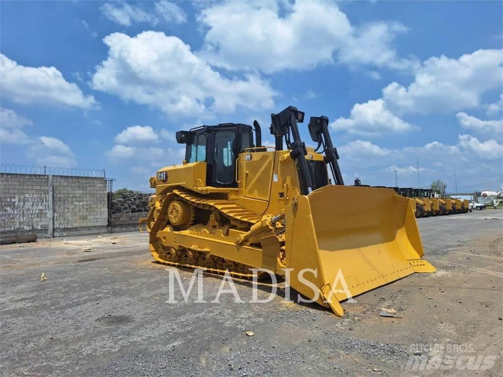 CAT D8 Buldožerji goseničarji