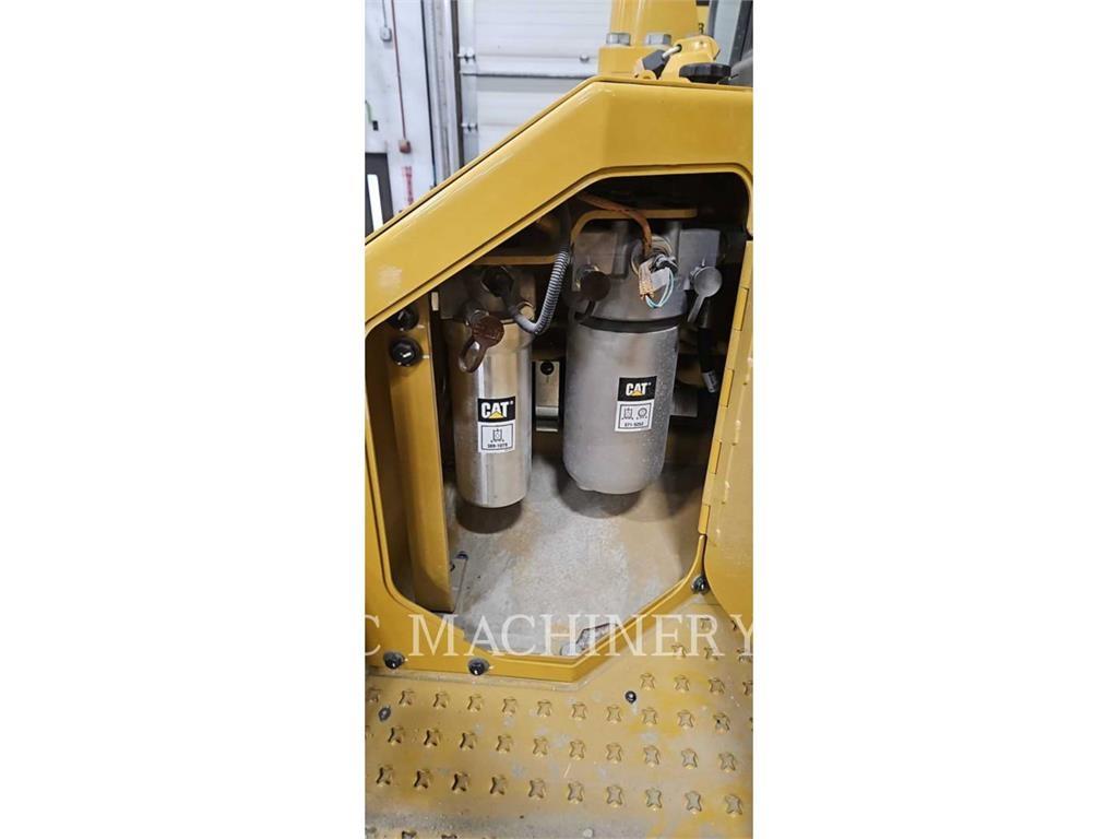 CAT D8 Buldožerji goseničarji