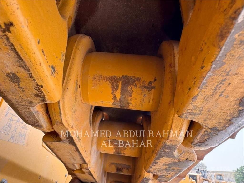 CAT D8-19 Buldožerji goseničarji