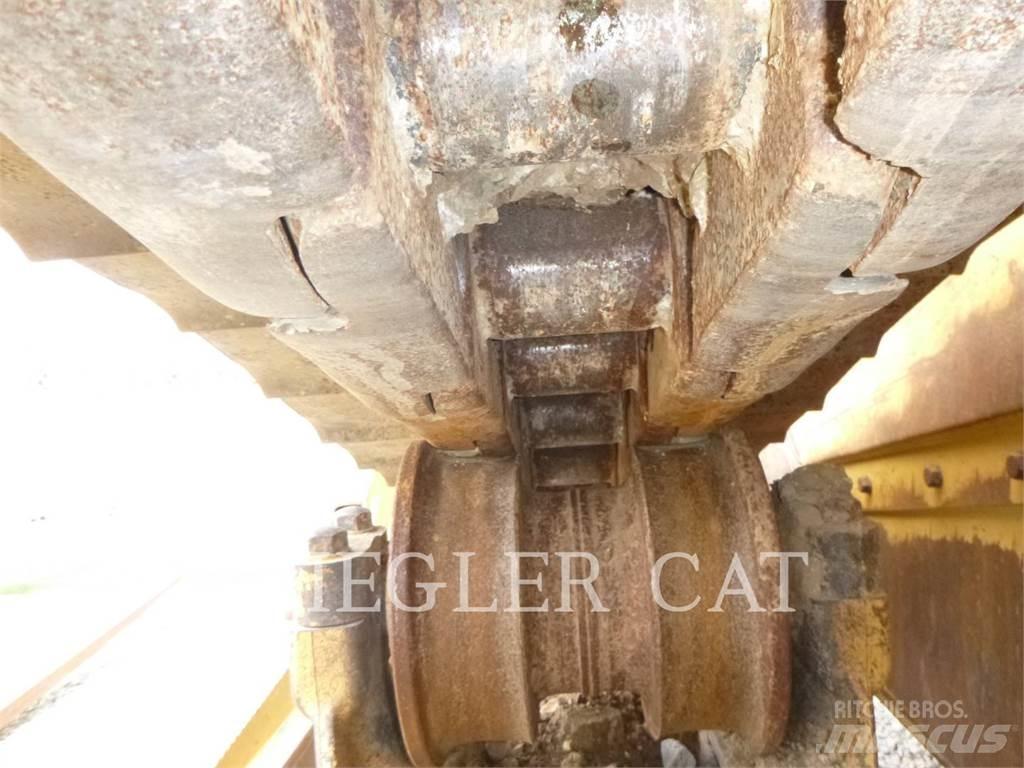 CAT D8T Buldožerji goseničarji