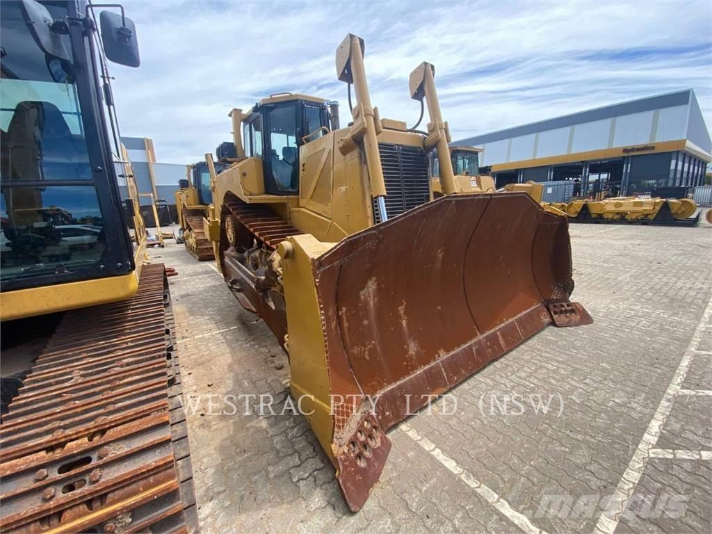 CAT D8T Buldožerji goseničarji