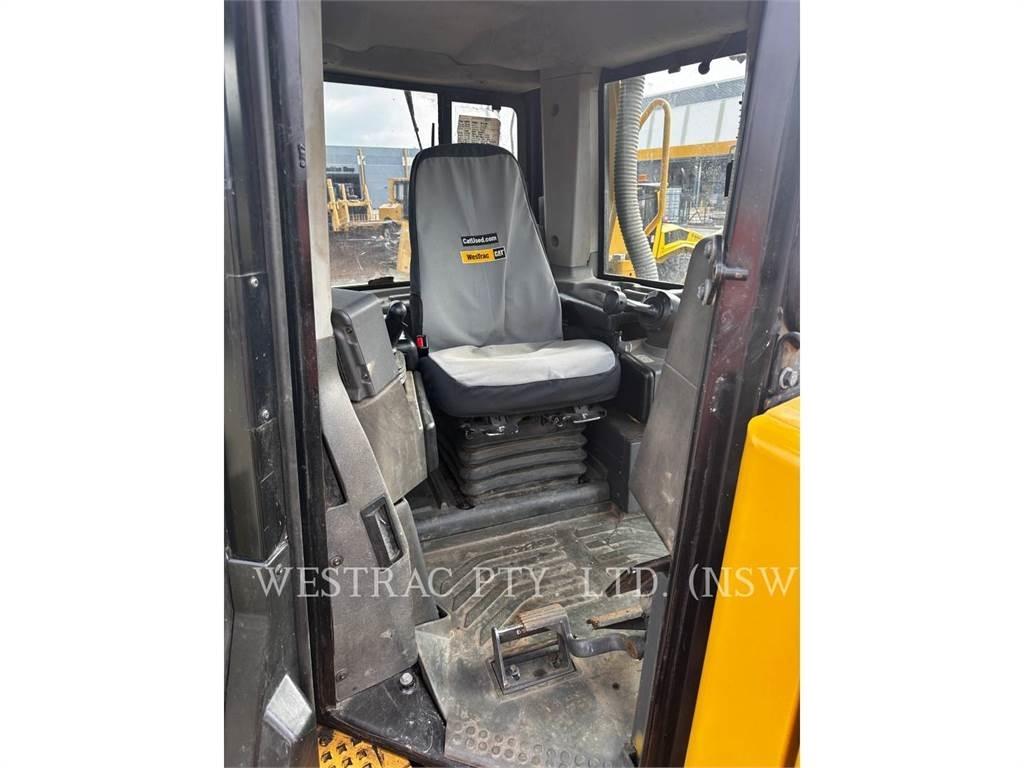 CAT D8T Buldožerji goseničarji