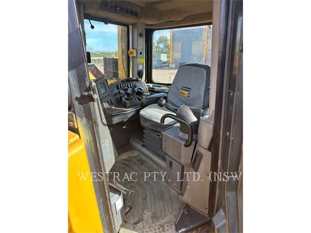 CAT D8T Buldožerji goseničarji