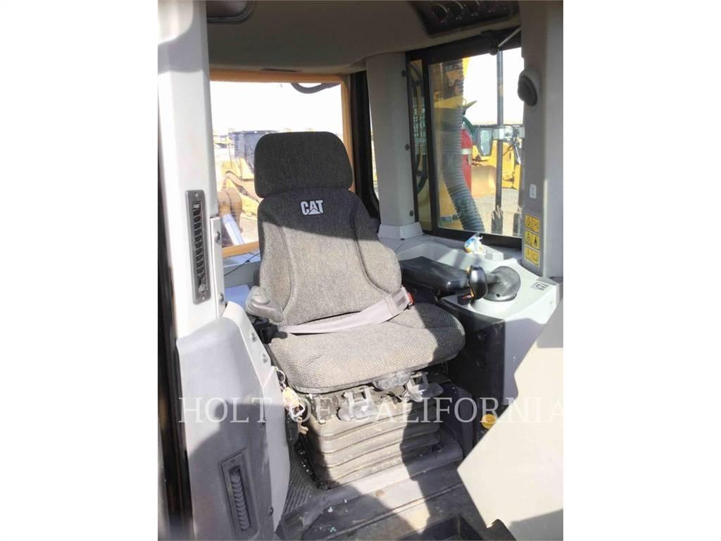 CAT D8T Buldožerji goseničarji