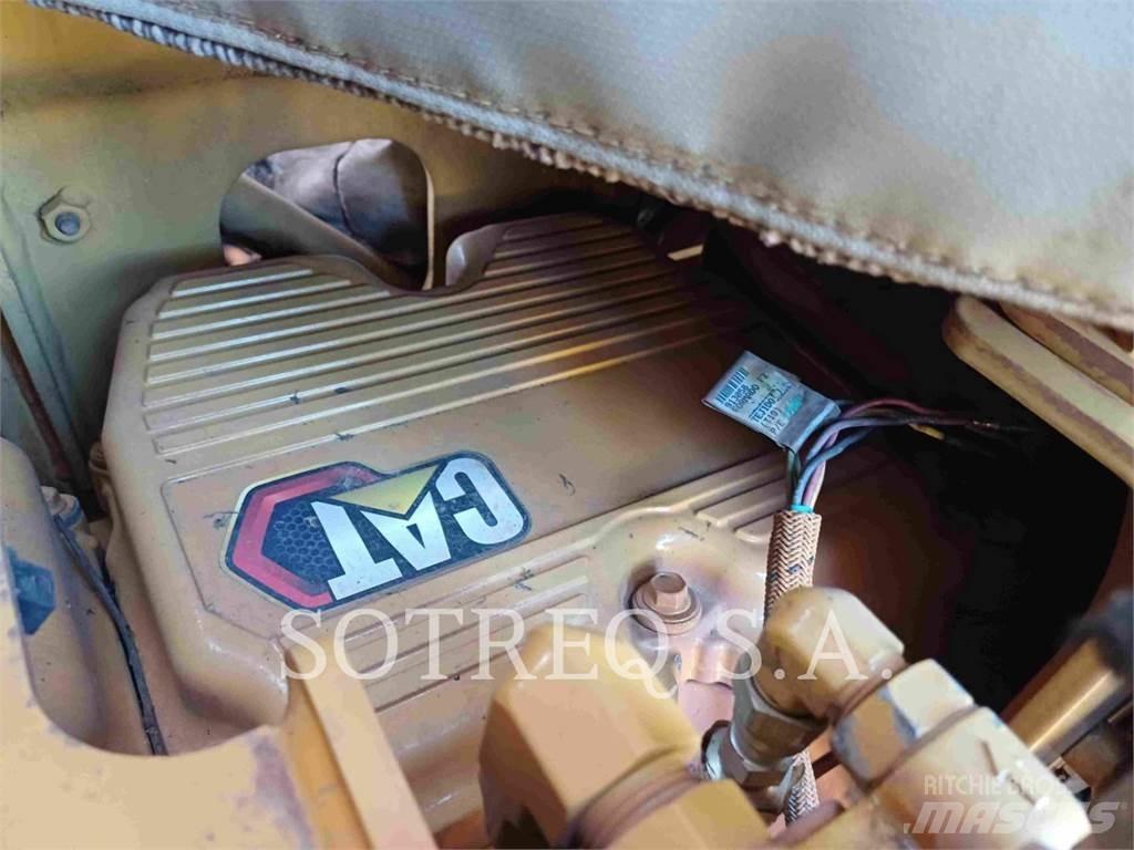 CAT D8T Buldožerji goseničarji