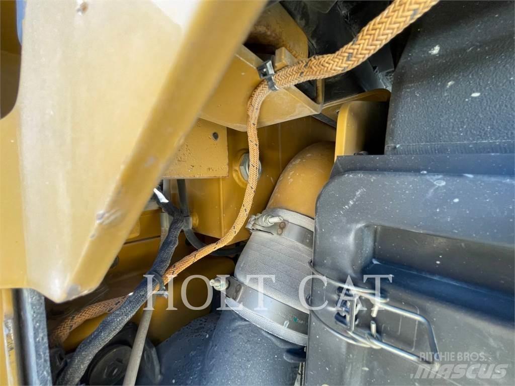 CAT D8T Buldožerji goseničarji