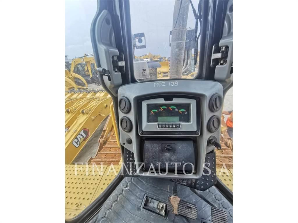CAT D8T Buldožerji goseničarji