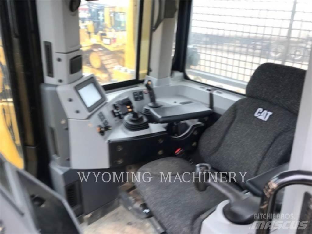 CAT D8T Buldožerji goseničarji