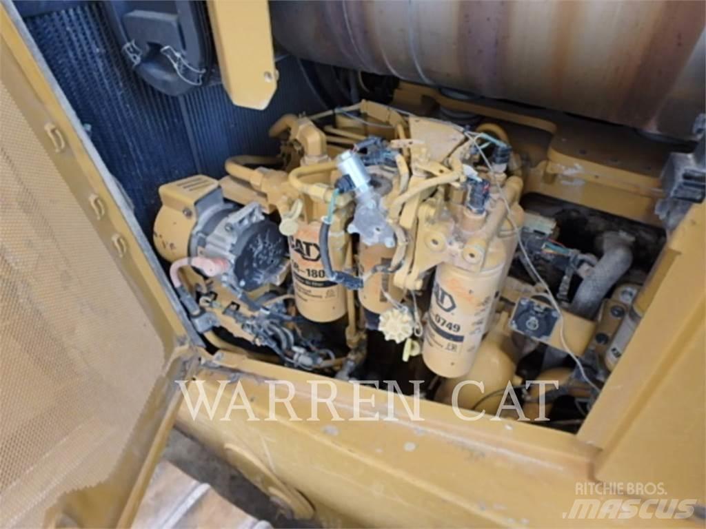 CAT D8T 4XLARO Buldožerji goseničarji