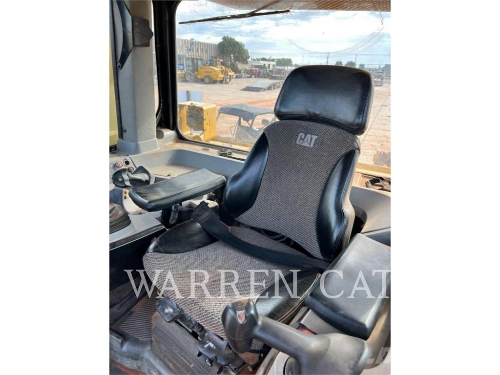 CAT D8T 4XLARO Buldožerji goseničarji