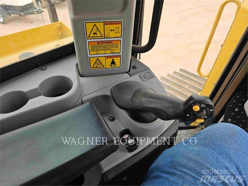 CAT D8T AW Buldožerji goseničarji