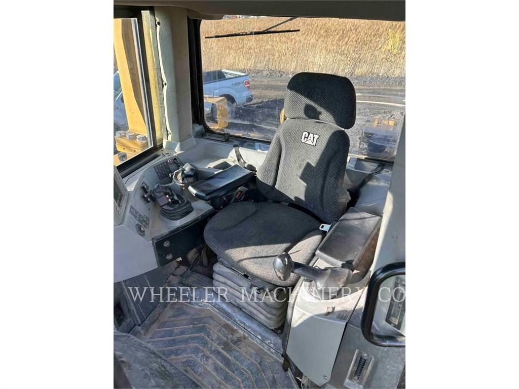 CAT D8T SU Buldožerji goseničarji