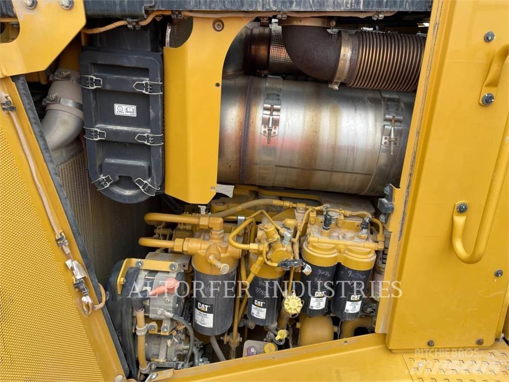 CAT D8T W Buldožerji goseničarji
