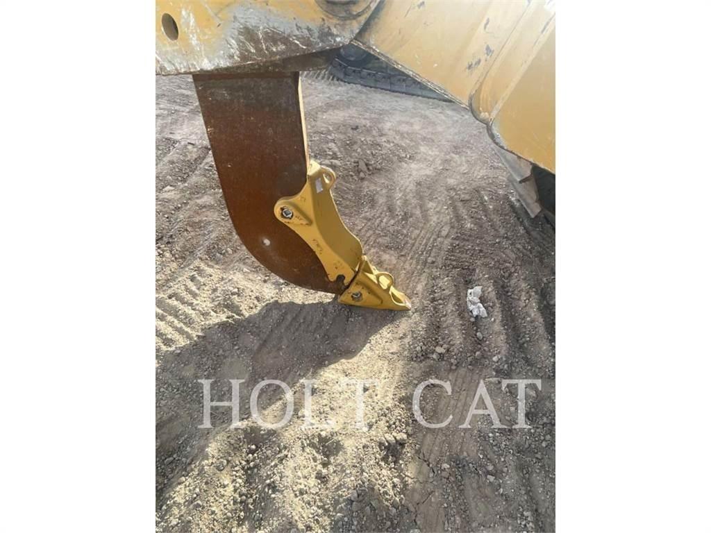 CAT D9 Buldožerji goseničarji