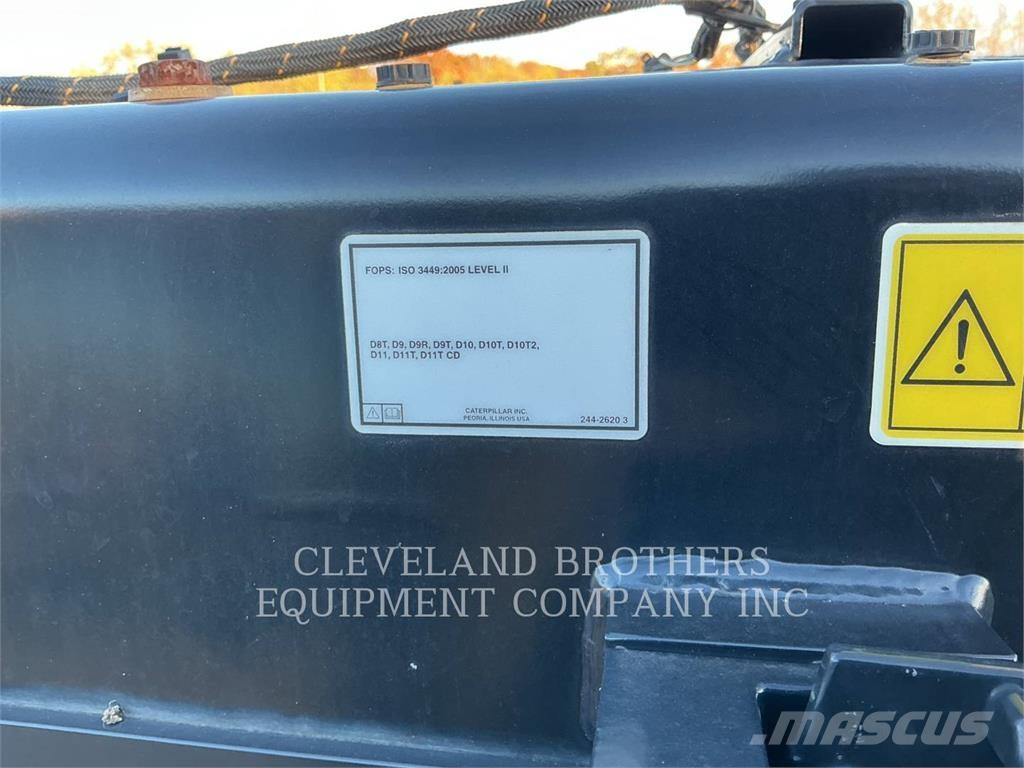 CAT D9 Buldožerji goseničarji