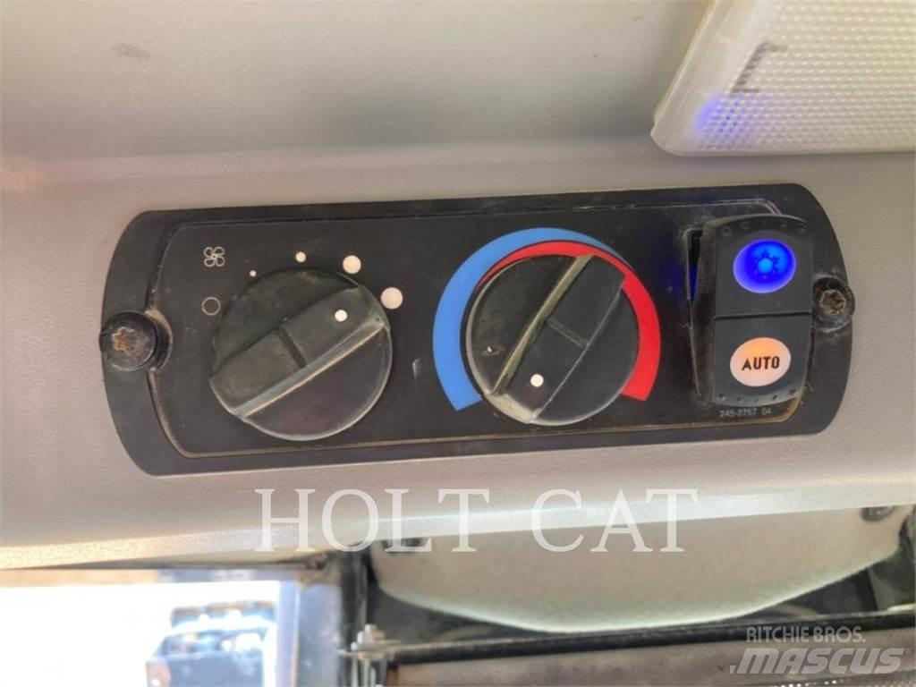 CAT D9T Buldožerji goseničarji