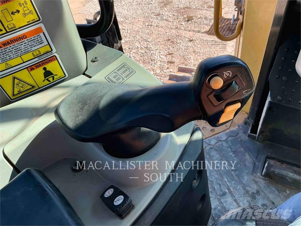 CAT D9T Buldožerji goseničarji