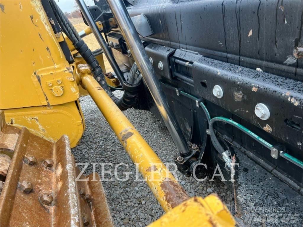 CAT D9T Buldožerji goseničarji