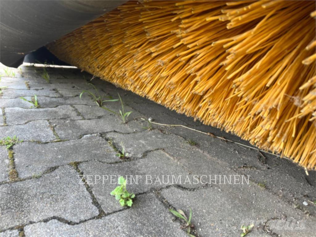 CAT KEHRMASCHINE BU118 Metle