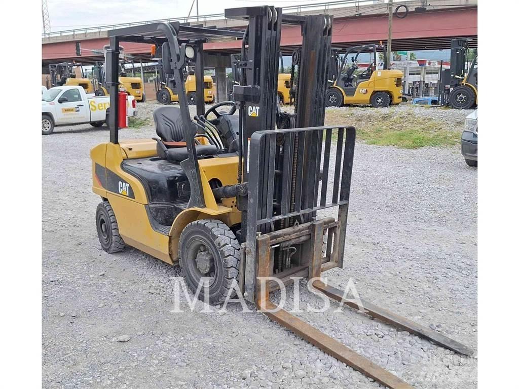 CAT LIFT TRUCKS DP25NM5 Dizelski viličarji