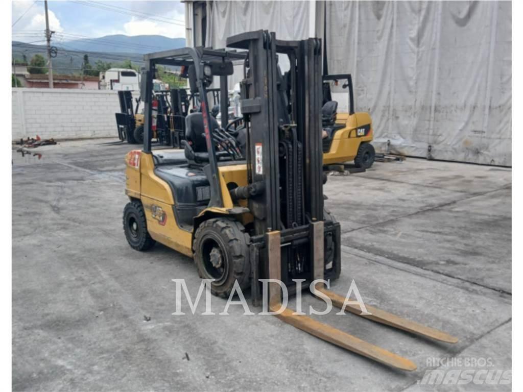 CAT LIFT TRUCKS DP30NM Dizelski viličarji