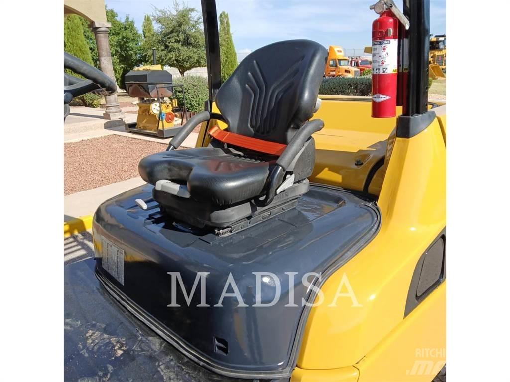 CAT LIFT TRUCKS DP50NM Dizelski viličarji