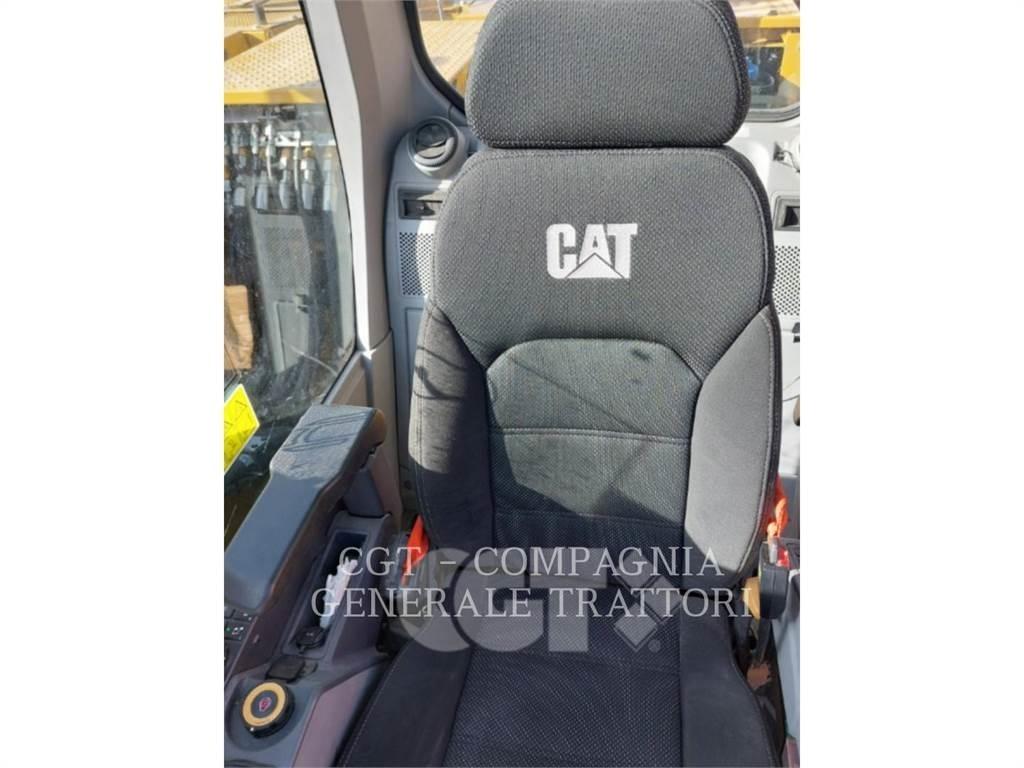 CAT M314 Bagri na kolesih
