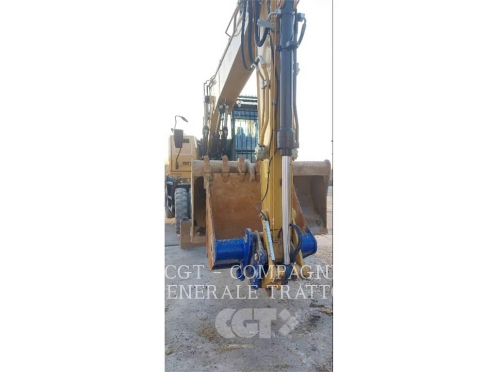 CAT M314 Bagri na kolesih