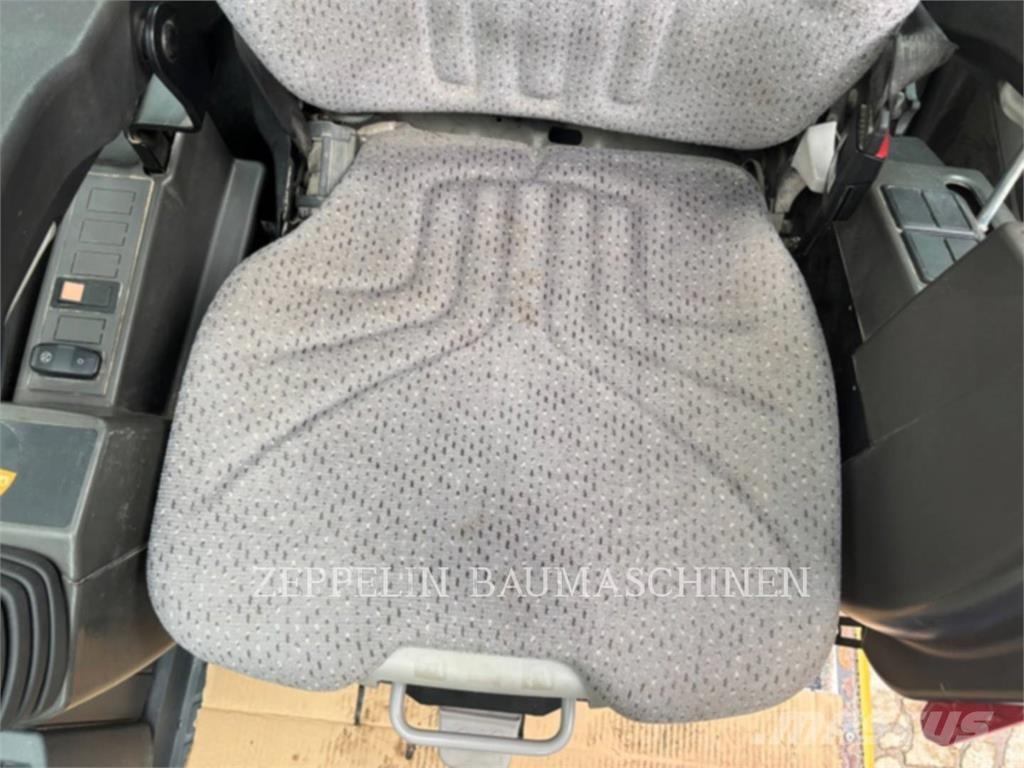 CAT M314F Bagri na kolesih
