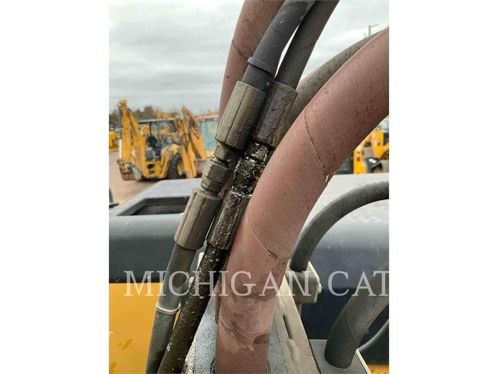 CAT M315 Bagri na kolesih