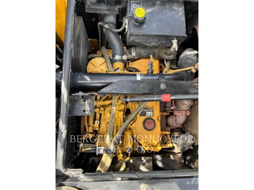 CAT M315F Bagri na kolesih