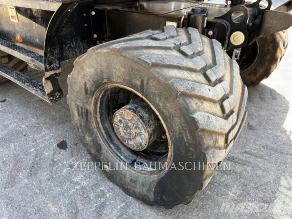 CAT M315F Bagri na kolesih