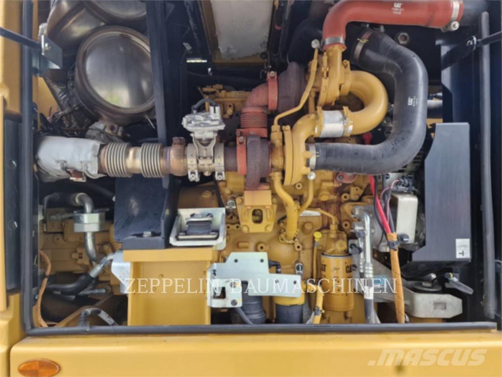 CAT M315F Bagri na kolesih