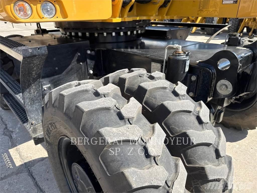 CAT M316 Bagri na kolesih