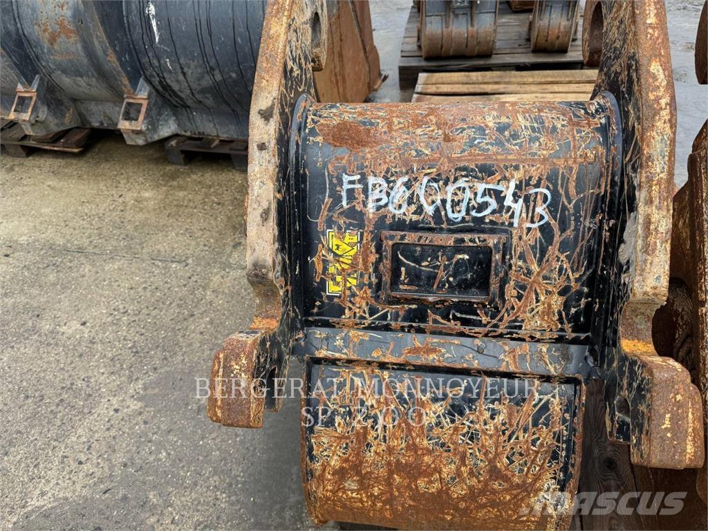 CAT M316F Bagri na kolesih