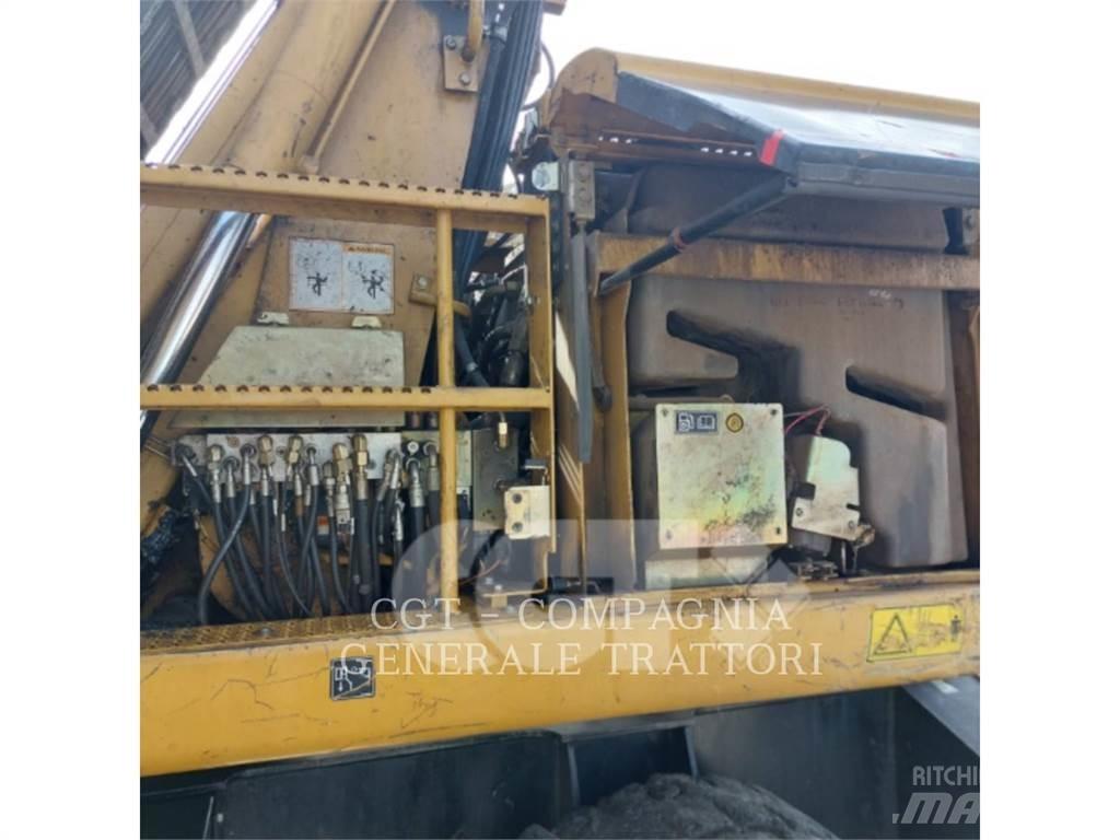 CAT M318C Bagri na kolesih