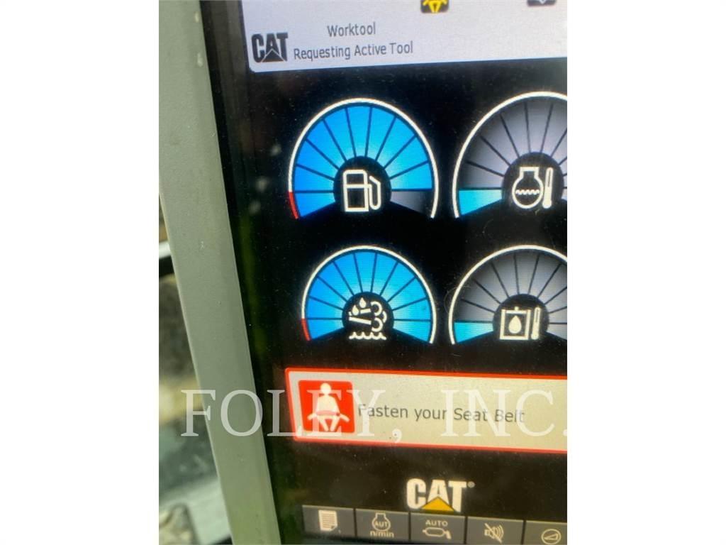 CAT M318F Bagri na kolesih