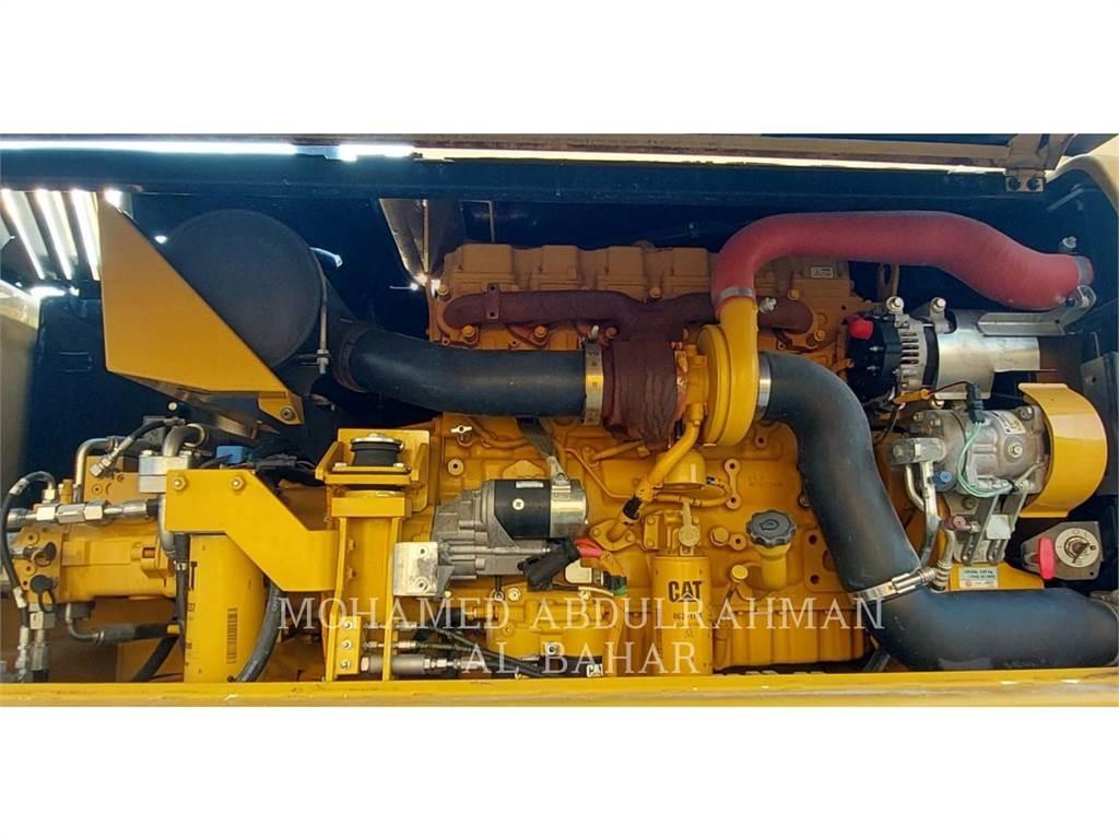 CAT M320D2 Bagri na kolesih