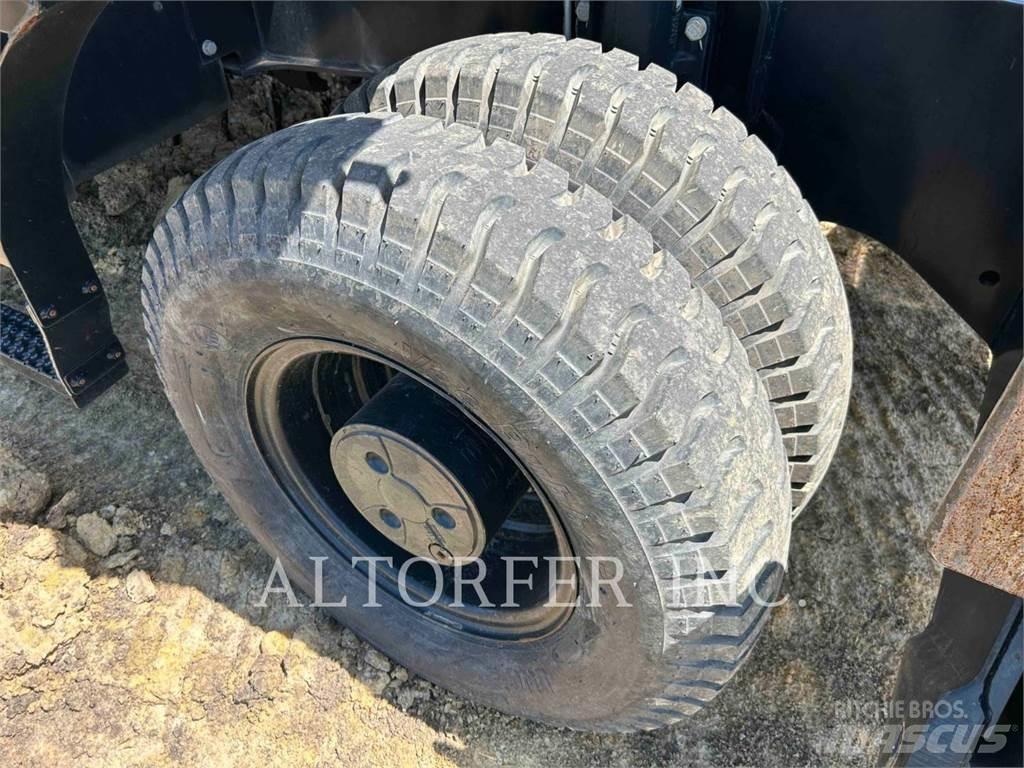 CAT M320F Bagri na kolesih