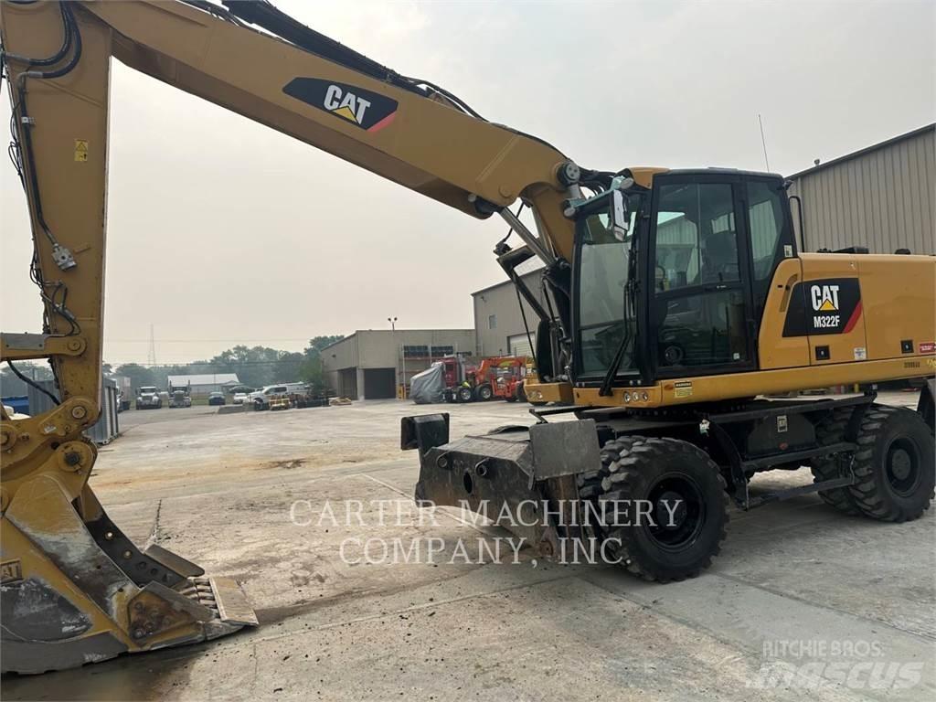 CAT M322F Bagri na kolesih