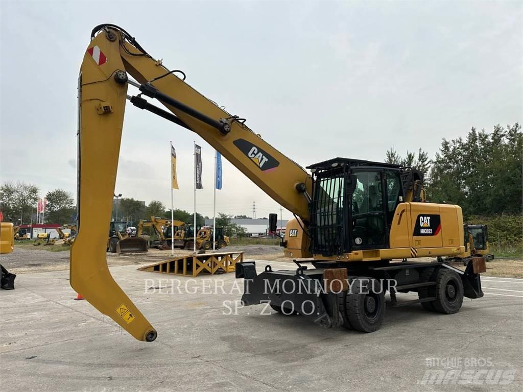 CAT MH3022 Bagri na kolesih