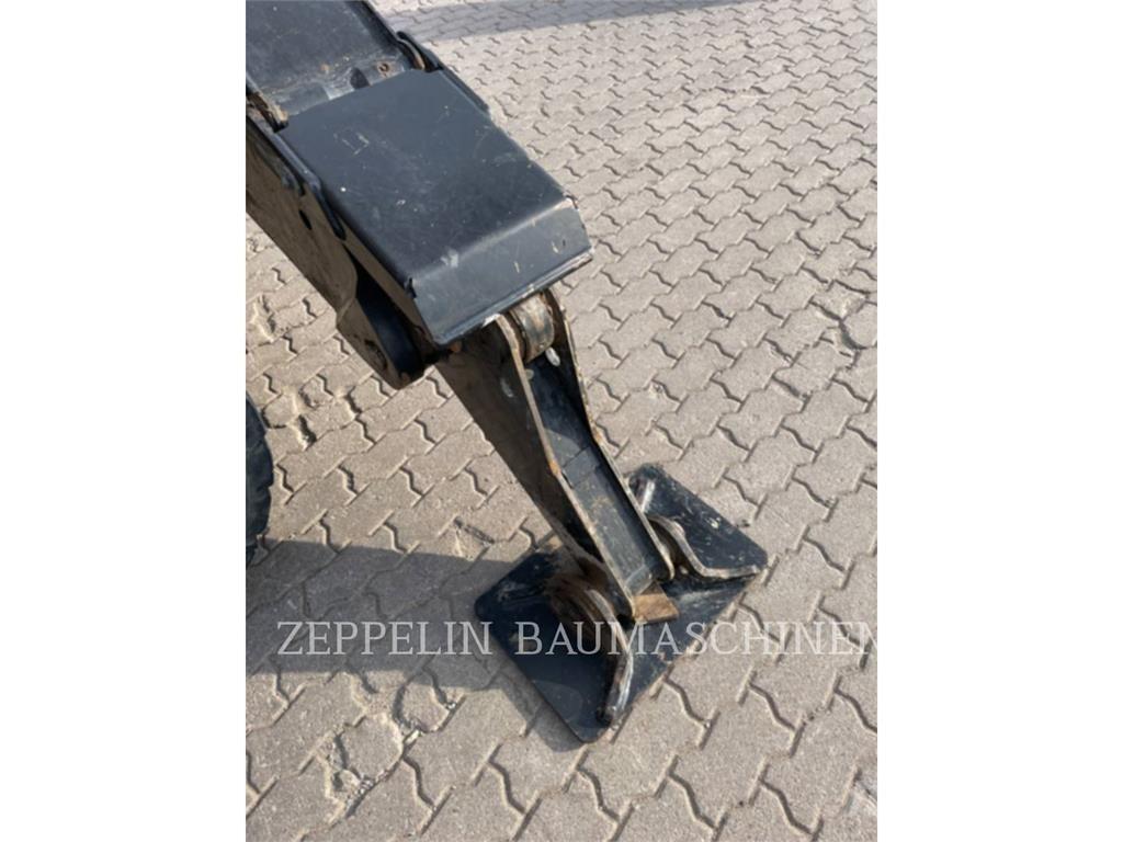 CAT MH3022-06C Rušilni bagri