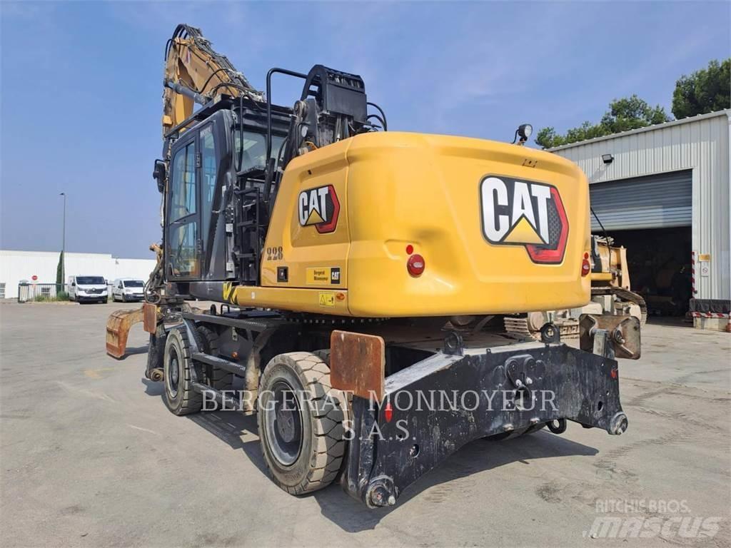 CAT MH3024 Bagri na kolesih