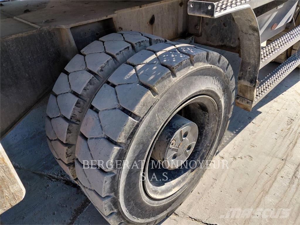 CAT MH3024-1 Bagri na kolesih