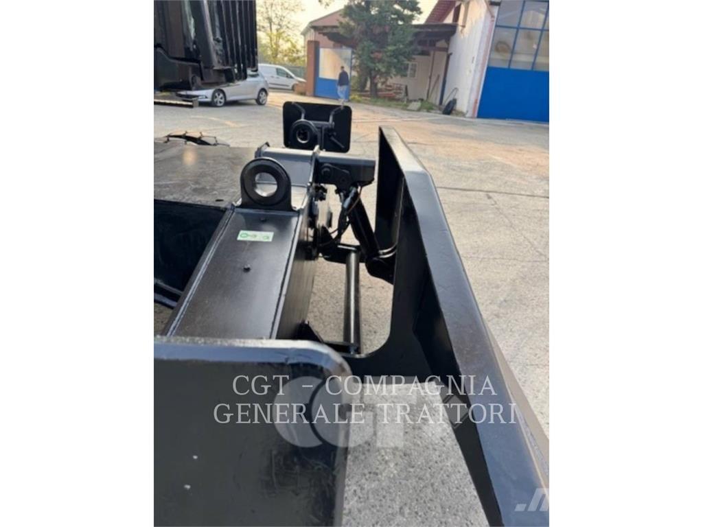 CAT MH3024NG Bagri na kolesih