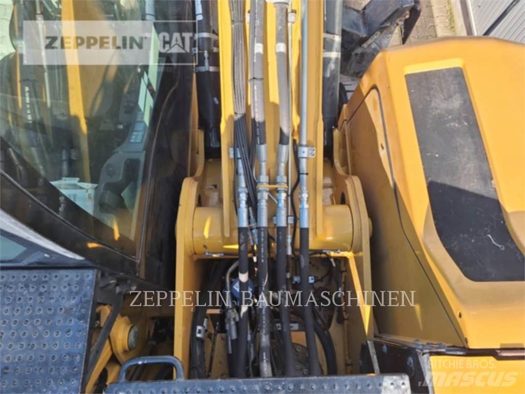 CAT MH3026-06C Rušilni bagri